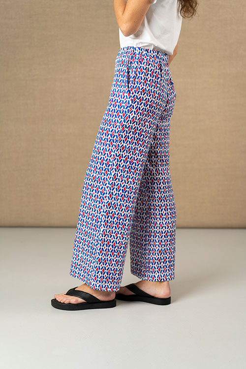 Pantalón fluido estampado con cintura elástica