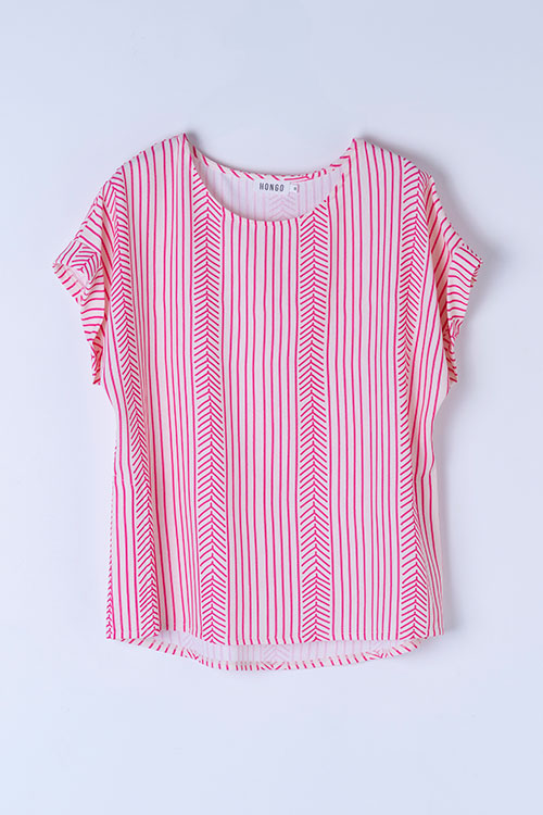 Blusa fluida de rayas color fresa con manga murciélago