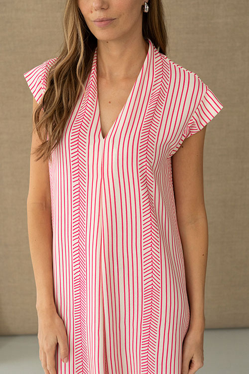 Vestido midi rayas fresa escote pico