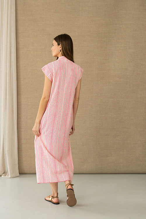 Vestido midi rayas fresa escote pico