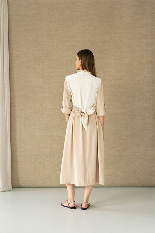 Vestido camisero beige con cinturón