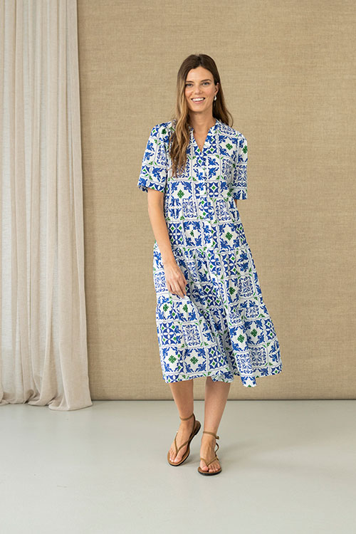 Vestido midi estampado con volantes